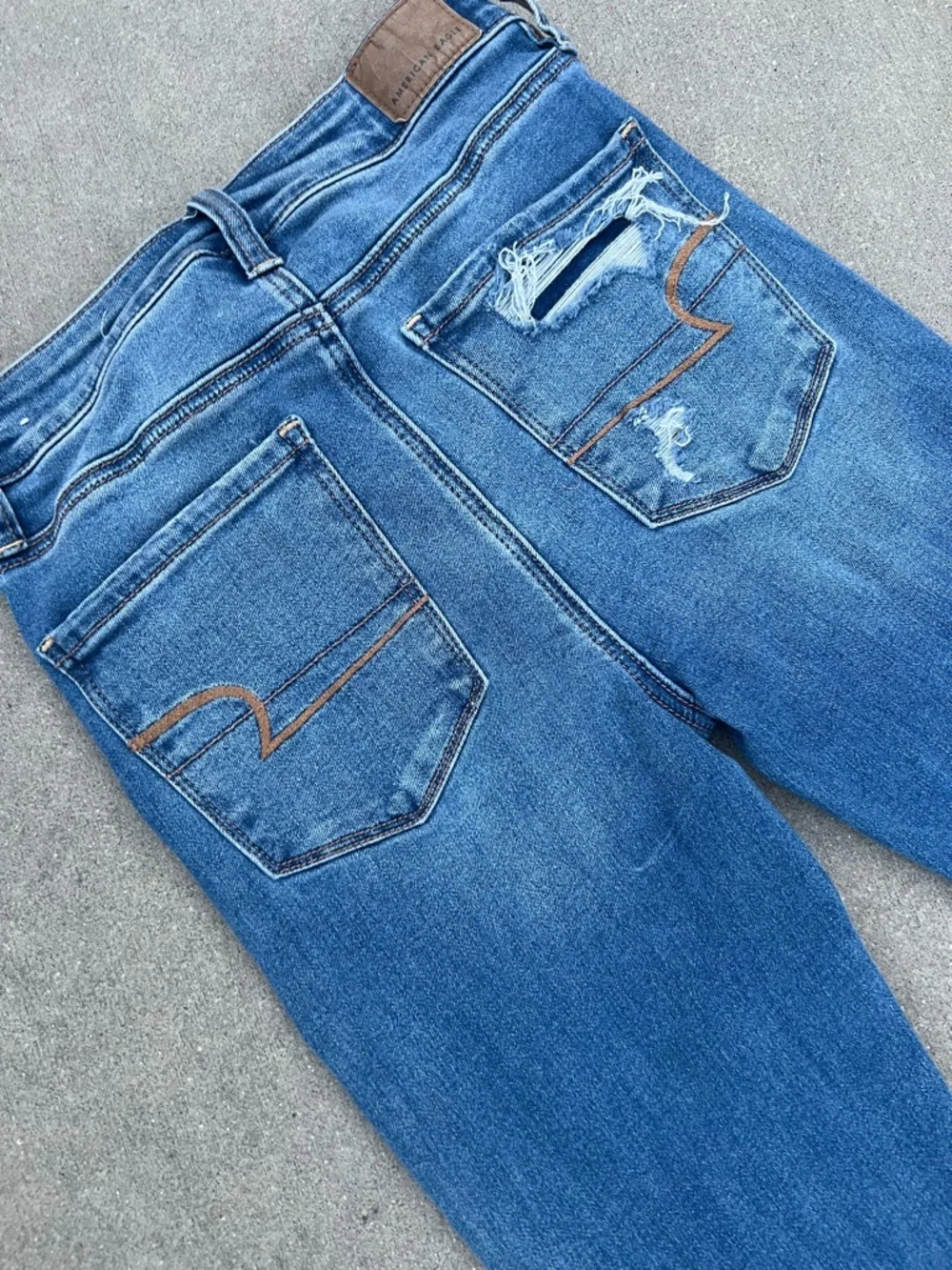 AEO Festival Blue Wash Distressed High Rise Skinny Jeans 2R Stretch Denim Y2K